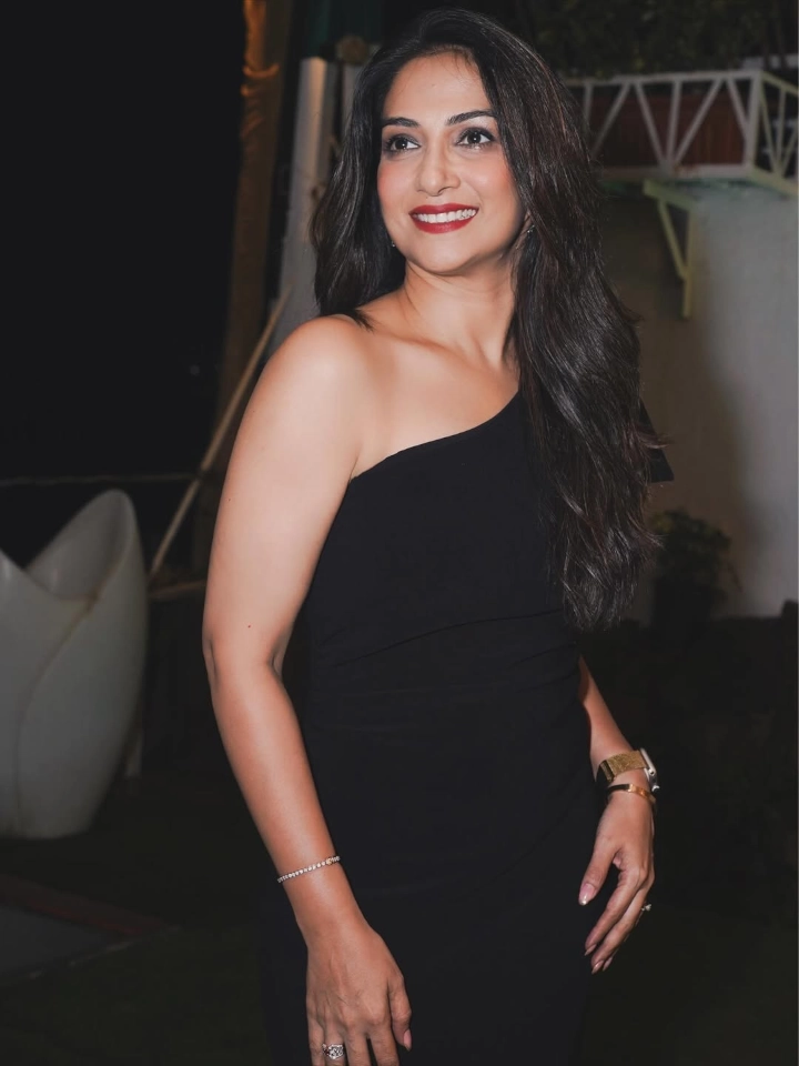 Poorva Gokhale Hot