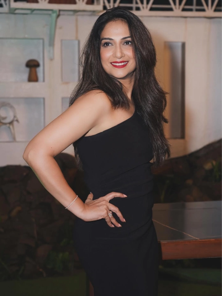 Poorva Gokhale Hottest