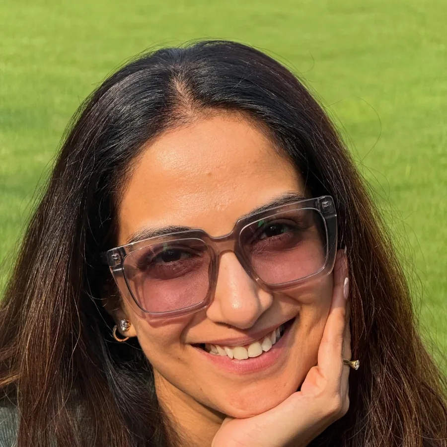 Poorva Gokhale's Fabulous Looks