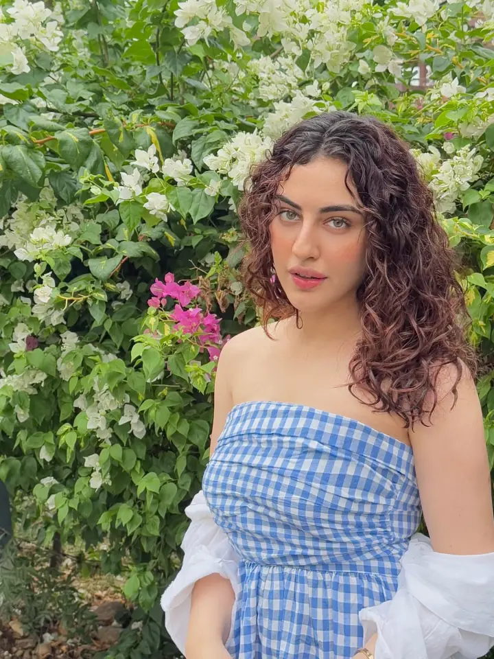 Samreen Kaur in Mombattiyaan