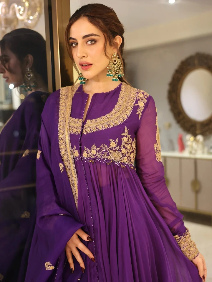 Samreen Kaur in a Hot Indian Traditional Dress Ever