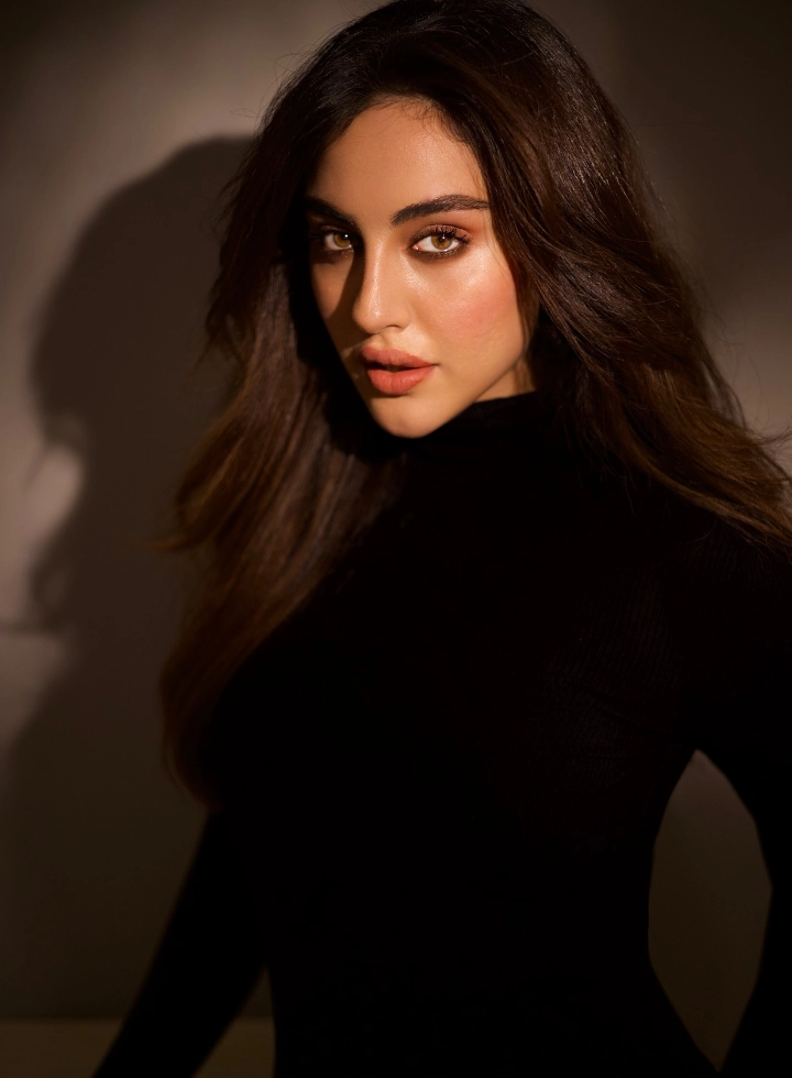 Samreen Kaur is fluent in Punjabi, Hindi & English languages