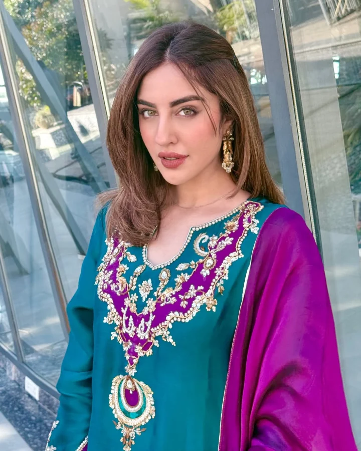 Samreen Kaur looking Cute in Salwar Kameez