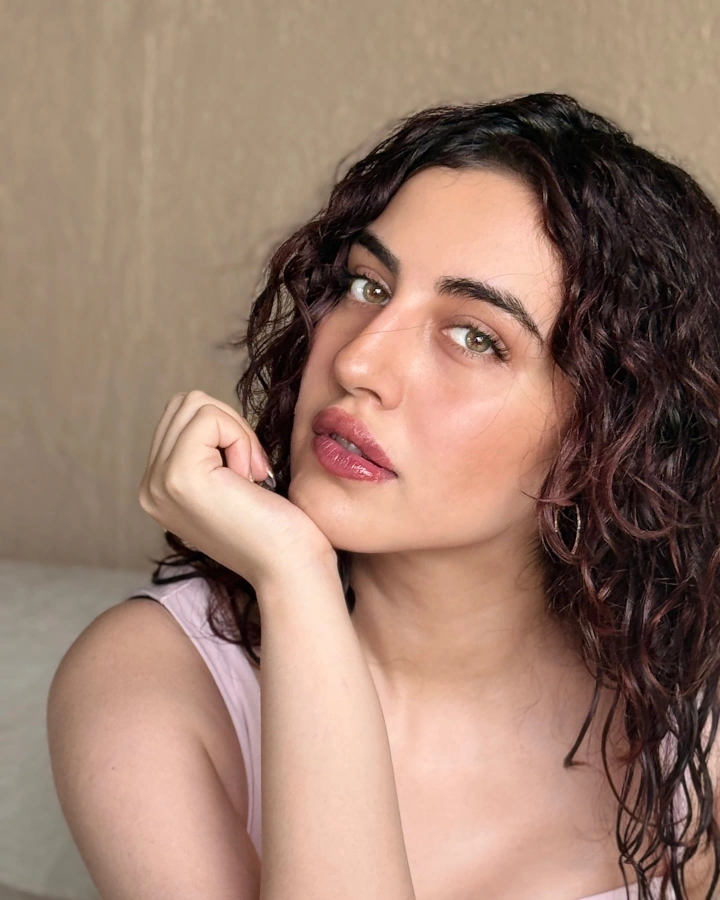 Samreen Kaur works in Hindi Film Industry