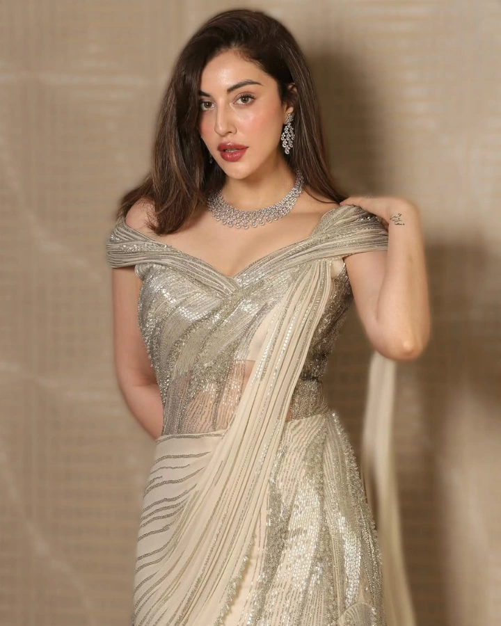 Samreen Kaur's Favourite Outfits are Saree, Indian & Western Outfits