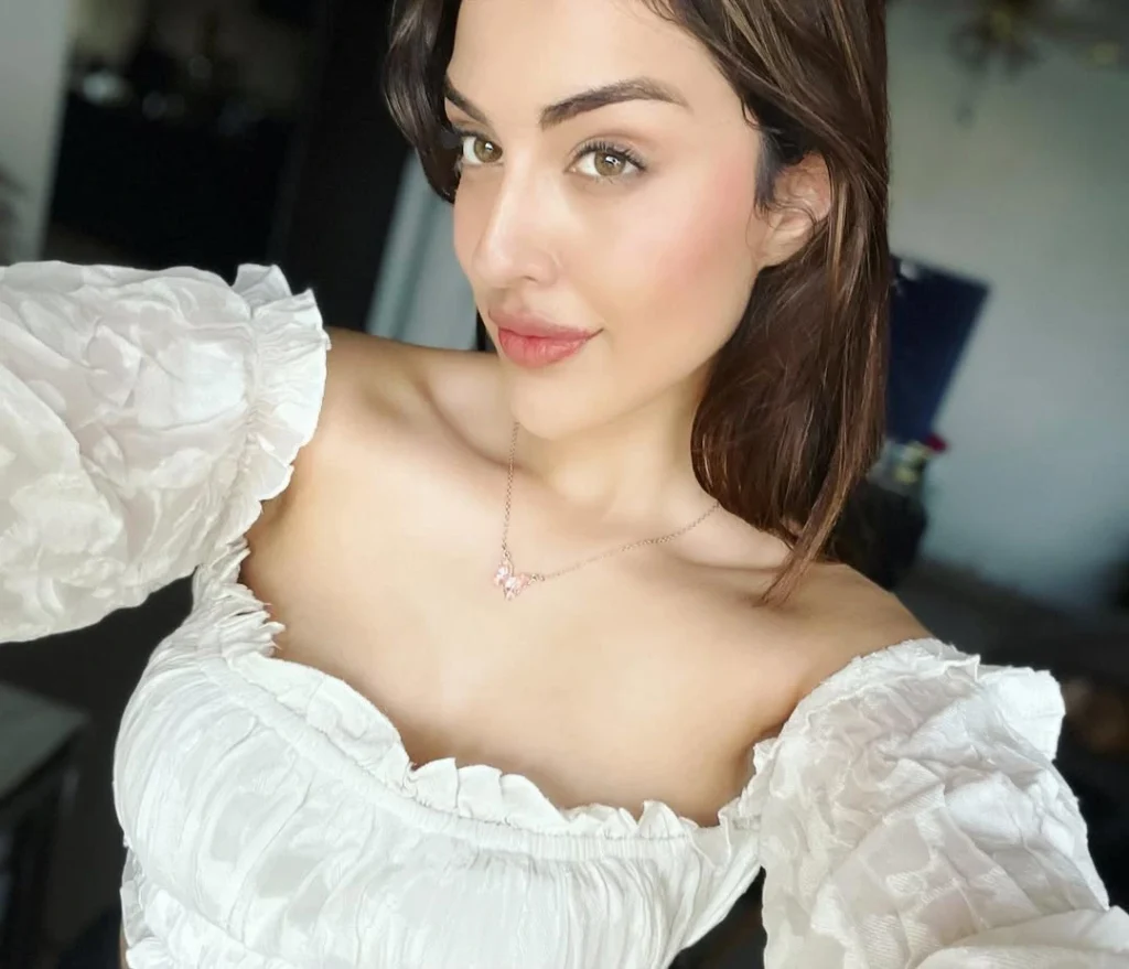 Samreen Kaur's Hot Body