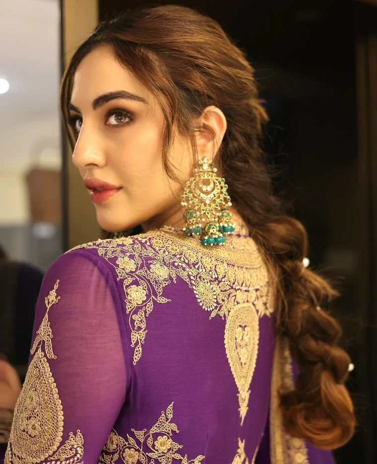 Samreen Kaur's Hottest Back Image Ever