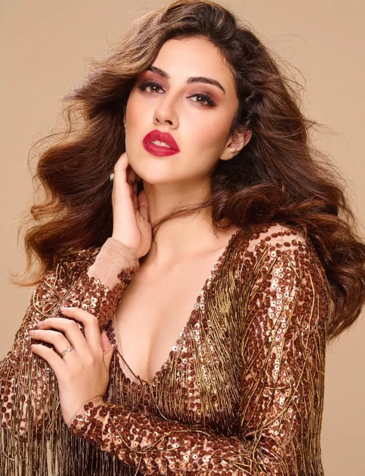 Samreen Kaur's Hottest Cleavage ever