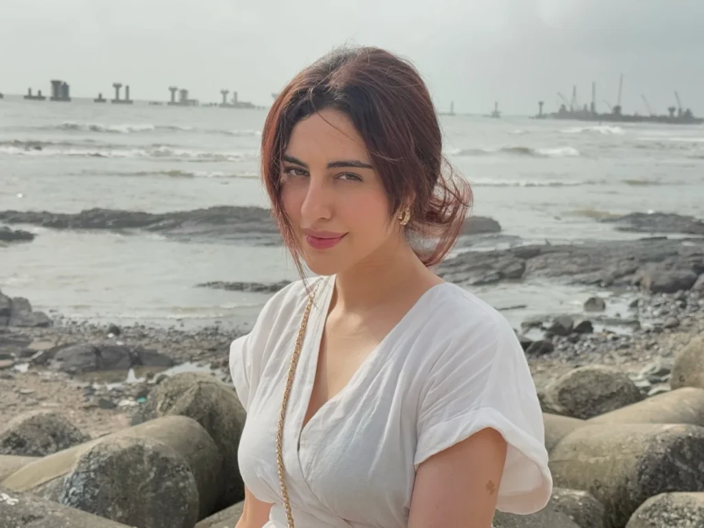 Samreen Kaur's Pretty Looks