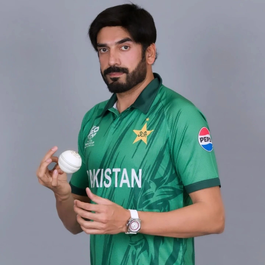 Usman Tariq Cricketer