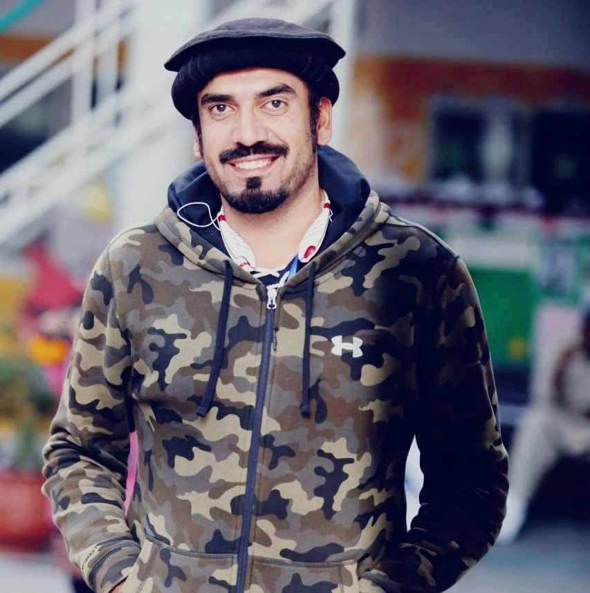 Usman Tariq Early life