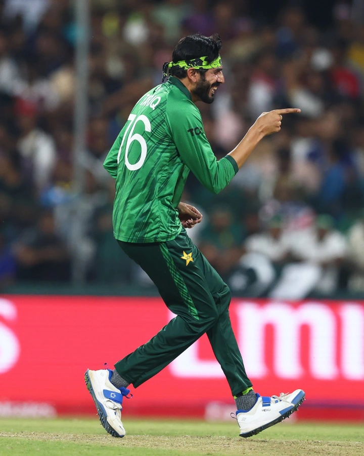 Usman Tariq Height and bowling style