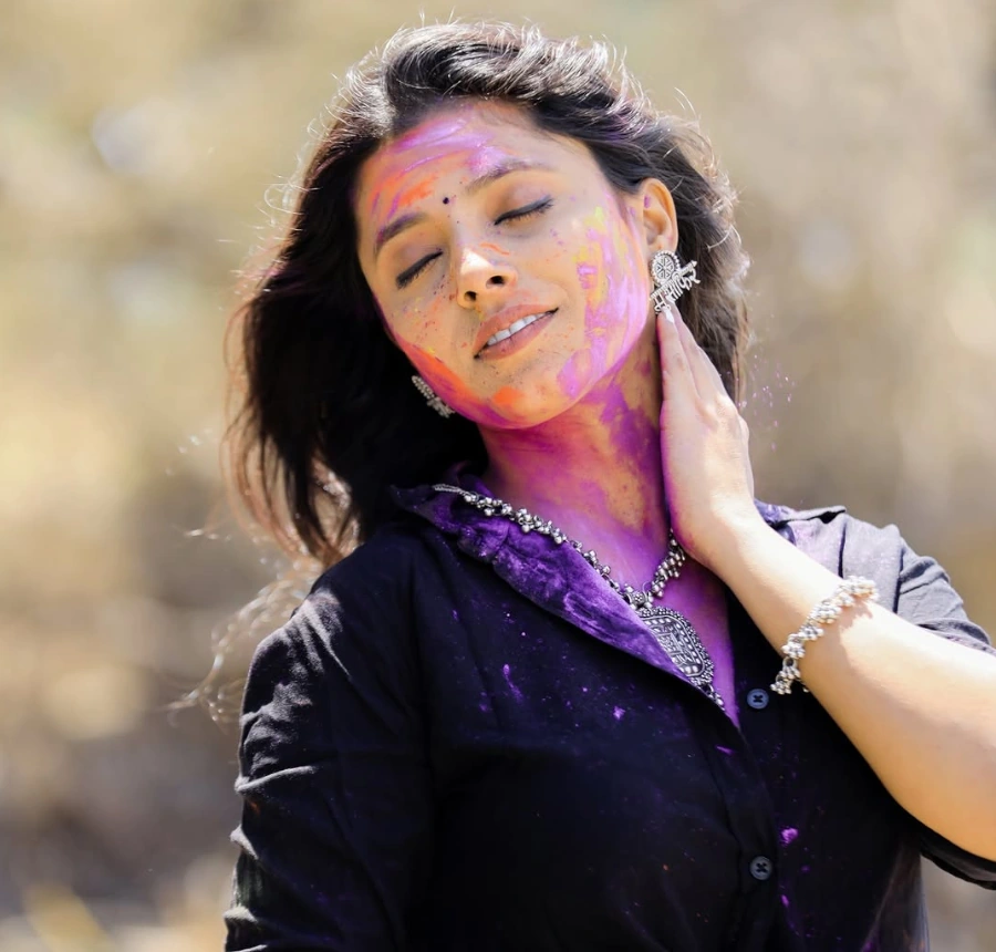 Jui Gogri Celebrating Holi