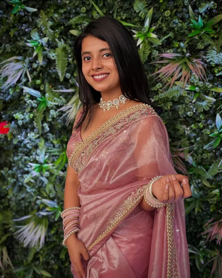Jui Gogri Looking Stunningly Gorgeous During Ganesh Festival