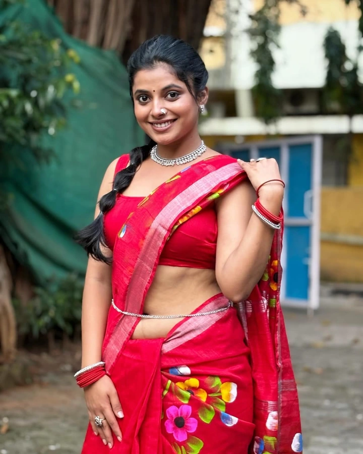 Jui Gogri Navel