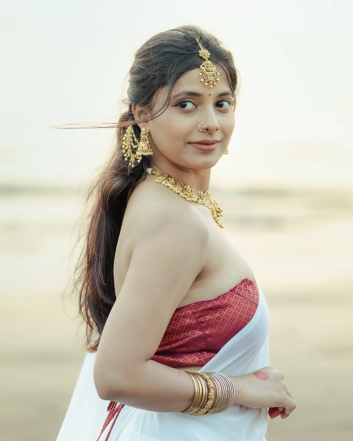 Jui Gogri Spending Quality Time on Beach