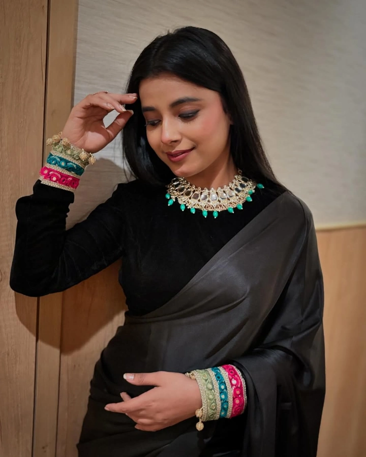 Jui Gogri in Beautiful Black Saree