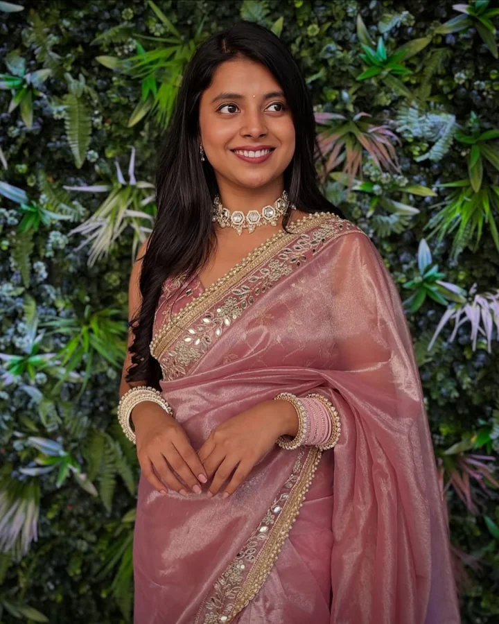 Jui Gogri is also a Beautiful Indian Social Media Influencer