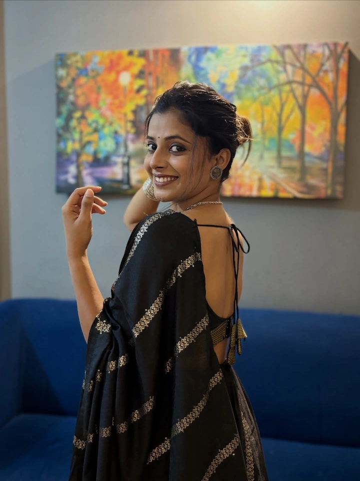 Jui Gogri's Curvy Body Figure