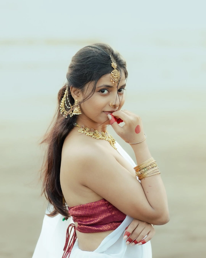 Jui Gogri's Cutest and Prettiest Looks