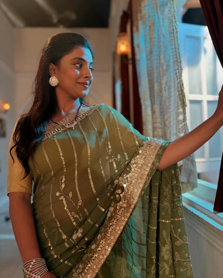 Jui Gogri's Favourite Outfits are Saree, Indian & Western Outfits