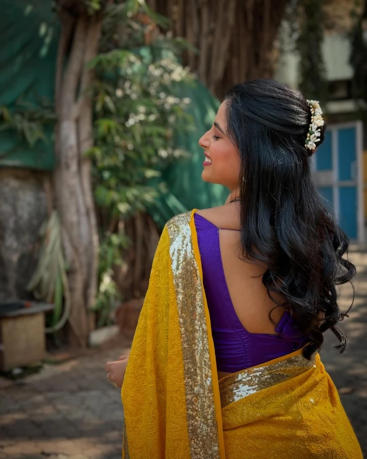 Jui Gogri's Lovely Yellow Saree
