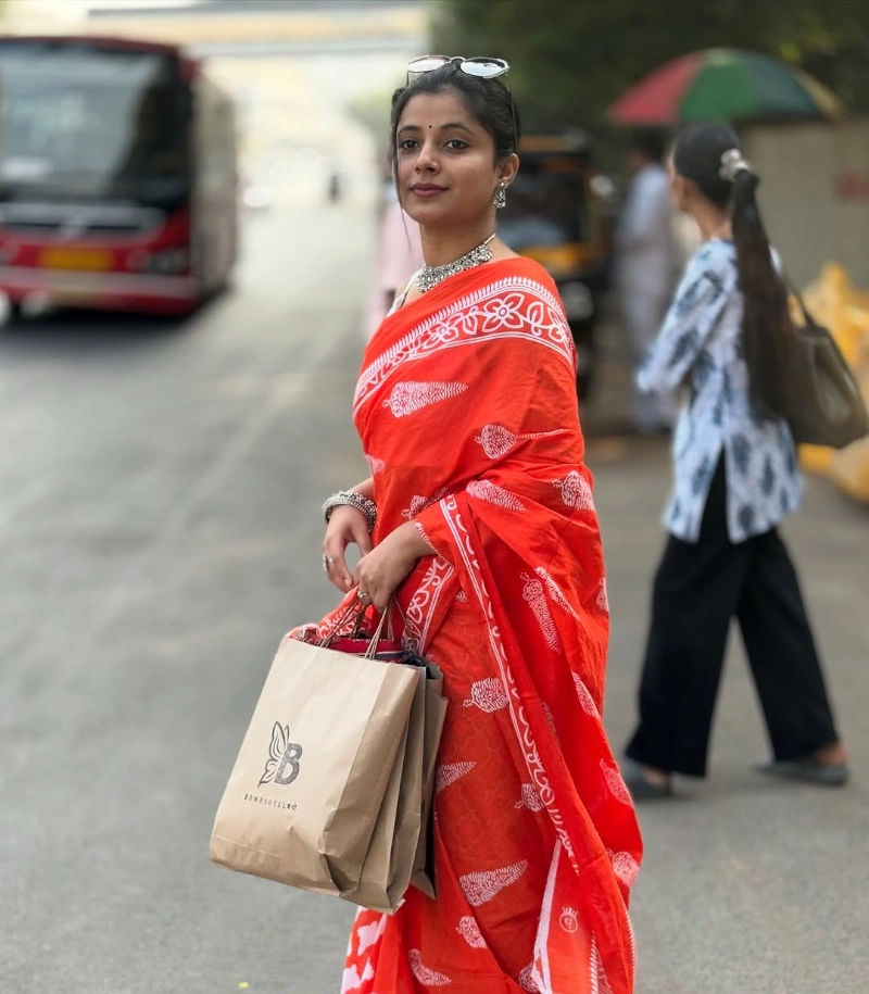 Jui Gogri's Red Saree Image