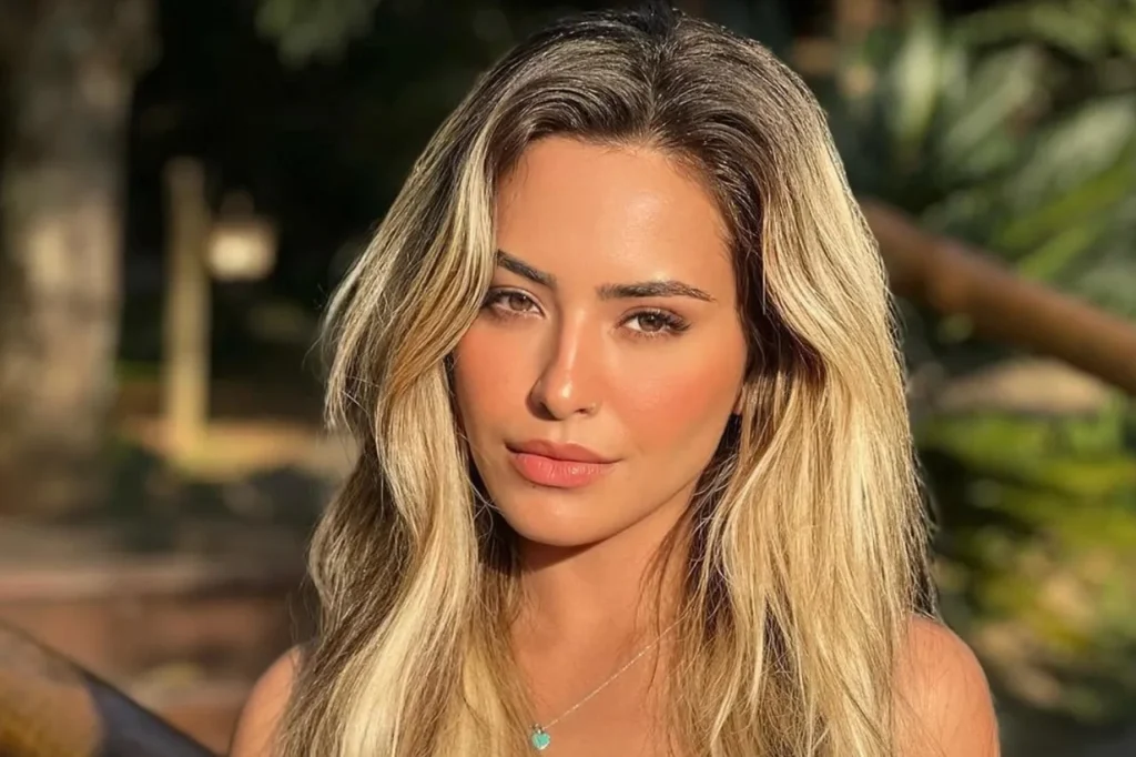 Mariana Tollendal Biography