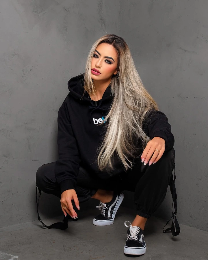 Mariana Tollendal Weight
