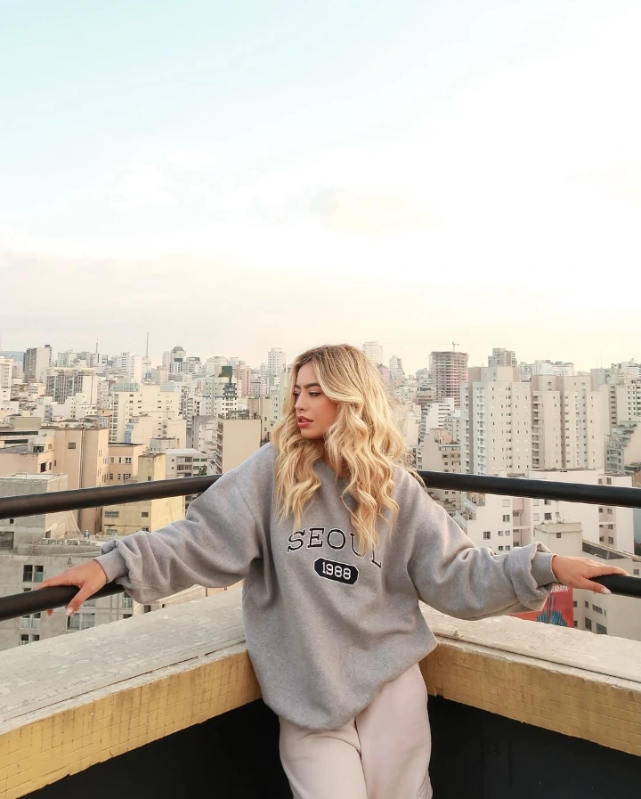Mariana Tollendal on an Outing