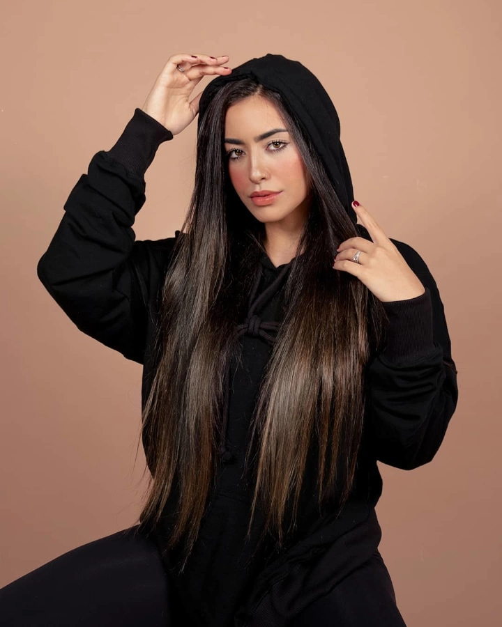 Mariana Tollendal's Gorgeous Looks