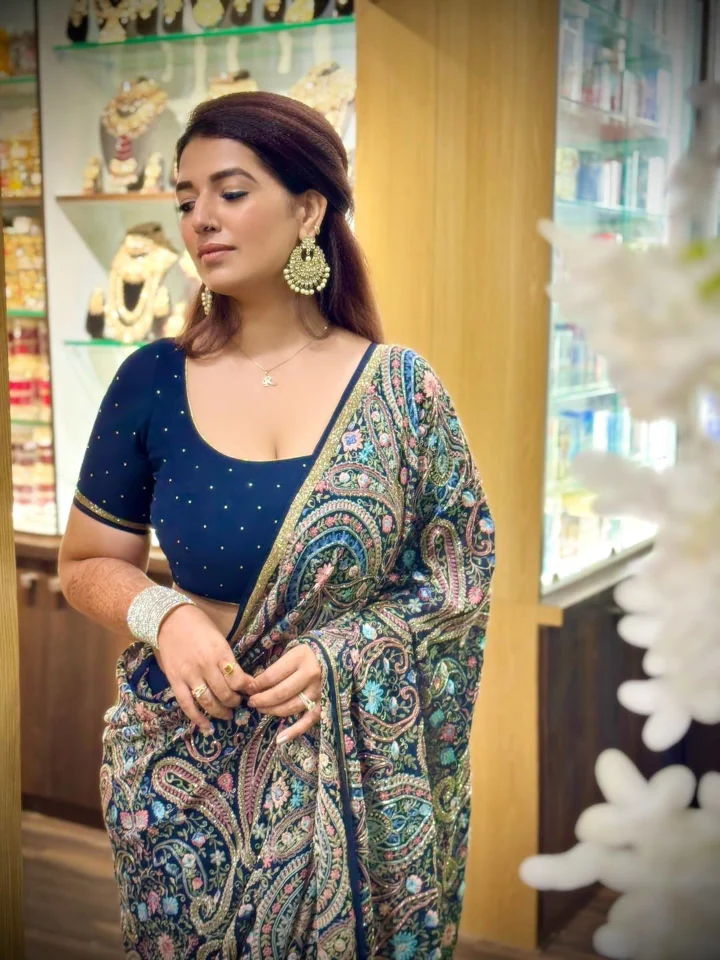 Rasha Kirmani in Hot Saree Image