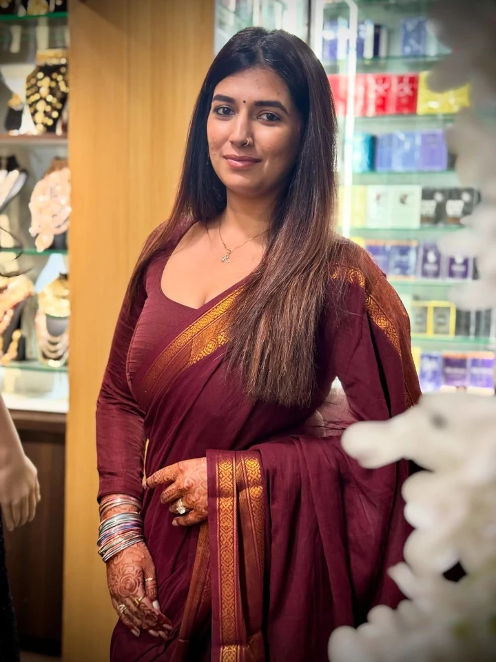 Rasha Kirmani looking Cute in Saree