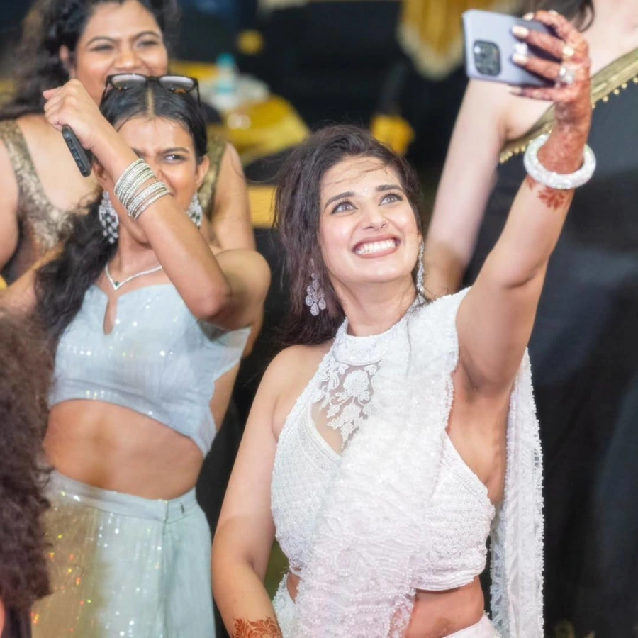 Rasha Kirmani's Armpit