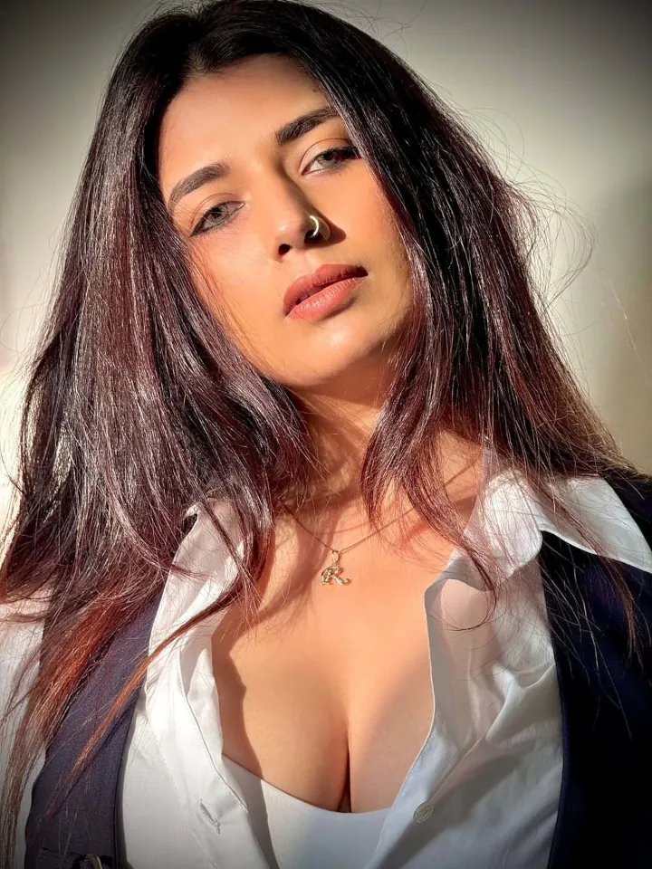 Rasha Kirmani's Hot and Beautiful Looks