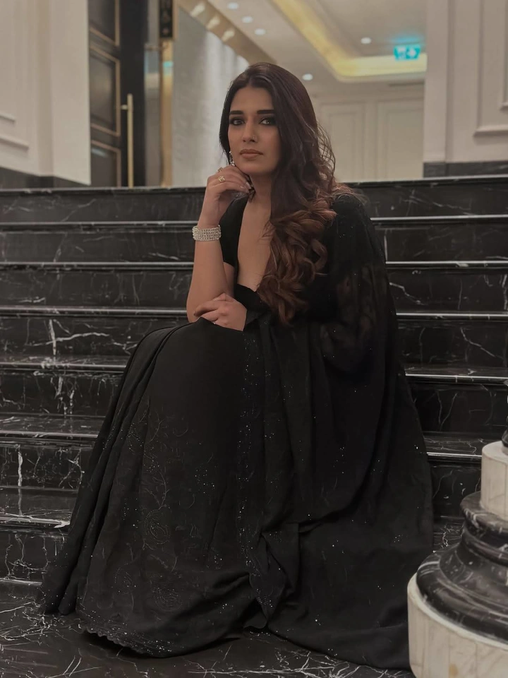 Rasha Kirmani's Lovely Black Saree