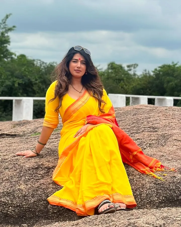 Rasha Kirmani's Lovely Yellow Saree
