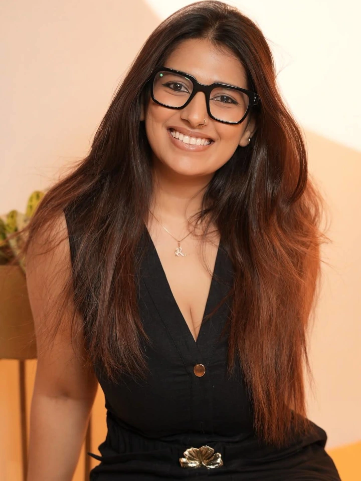 Rasha Kirmani's low-cut Garment